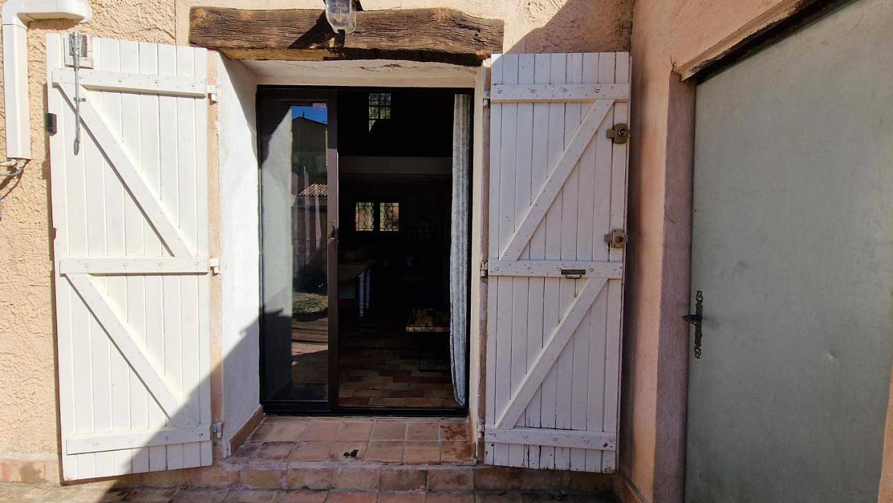 Studio Au Pied De La Sainte Victoire in Puyloubier, Région d'Aix-en-Provence
