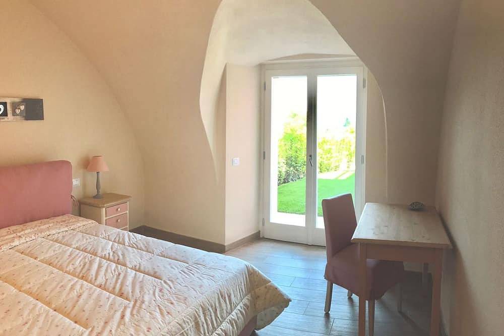 Ganze Wohnung, Helle Wohnung mit einem Schlafzimmer mit Terrasse und Garten in Ponti sul Mincio, Gardasee