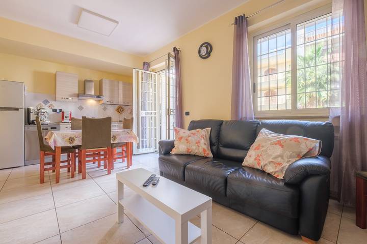 Ferienhaus "Casa a 100 mt Dal Mare" mit Privatem Balkon, Wlan und Klimaanlage in Sant'Alessio Siculo, Messina Provinz