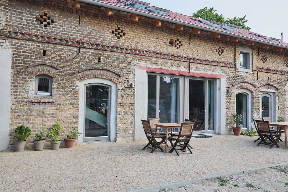 Entire apartment, Large maisonette apartment \"Eisvogel\" in former stable, 3 minutes to the lake in Kallinchen, Zossen