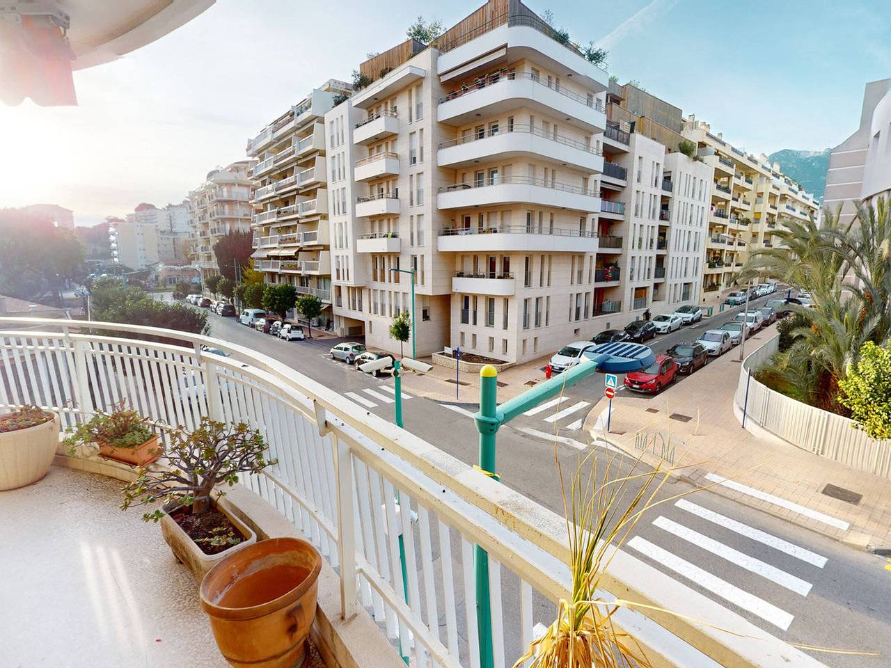 Appartement entier, Agréable 3P à Menton avec Balcon, Parking Privé et Proche Plages in Menton, Région de Nice
