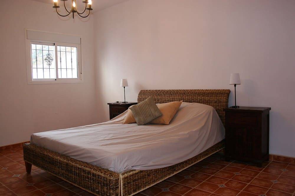 Beautiful spacious villa with fantastic with private pool in Alcaucín, Province de Málaga