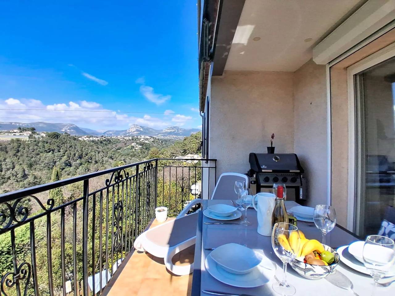 Appartement entier, 5 Pièces 5 Personnes in La Gaude, Côte méditerranéenne (France)