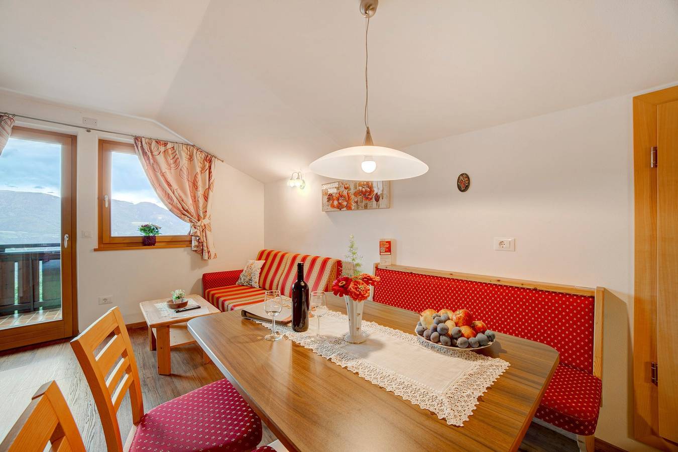 Appartamento intero, Appartamento 'Oberötzbauer Edelweiss' con vista sulle montagne, giardino in comune e Wi-Fi in Comune di Tirolo, Gruppo Tessa