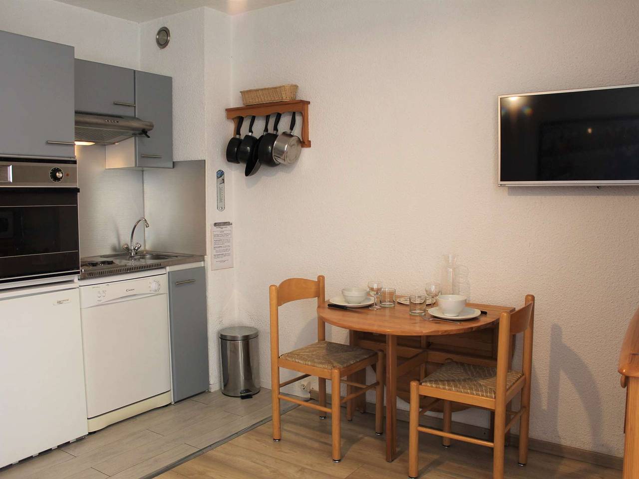 Geheel appartement, Cozy Studio for 2 Near Ski Lifts in Central Vars in Vars, Briançon en omgeving