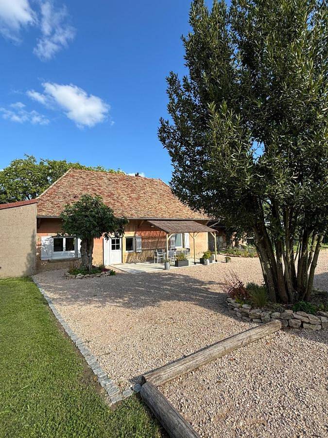 Location de vacances pour 6 personnes, avec Terrasse et Jardin à Saint-Vincent-en-Bresse