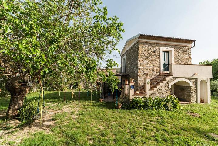 Rustico per 2 persone, con giardino e terrazza nonché panorama, con animali domestici in Campania