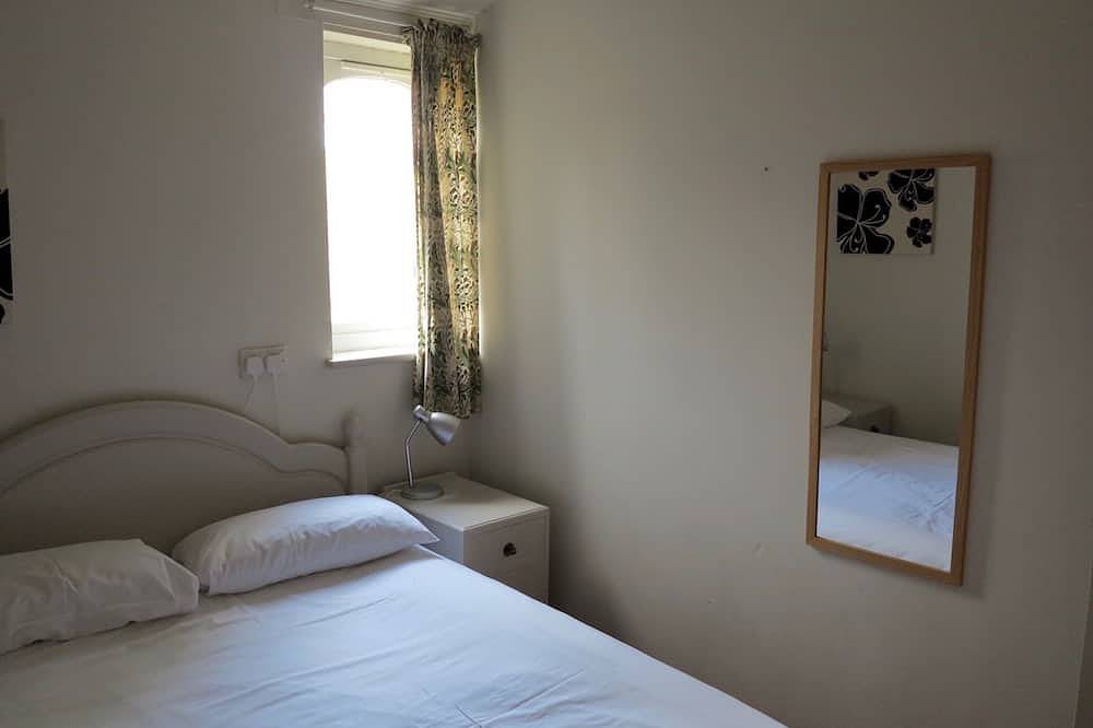 Large cottage Amazing location! Family group or friends up to 24 people! in Brockenhurst, Hampshire