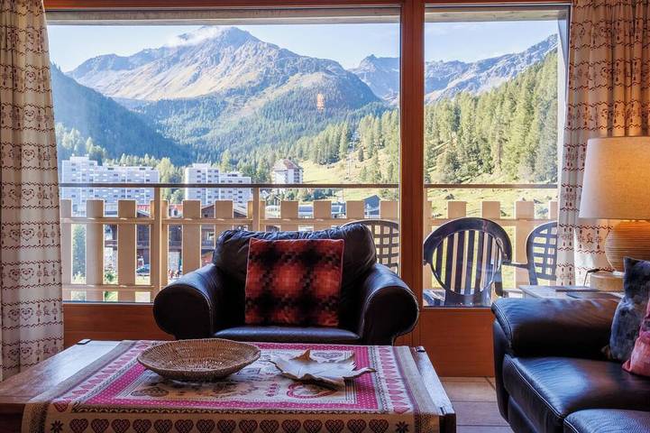 Gîte pour 8 personnes, avec balcon dans Siviez