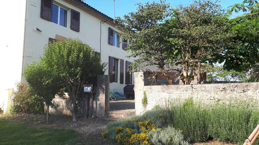 Location de vacances pour 10 personnes, avec jardin ainsi que piscine et vue, animaux acceptés à Verdelais