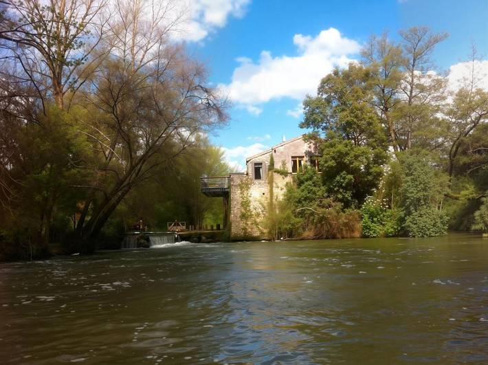 Location de vacances pour 8 personnes, avec jacuzzi ainsi que piscine et jardin à Roquebrune