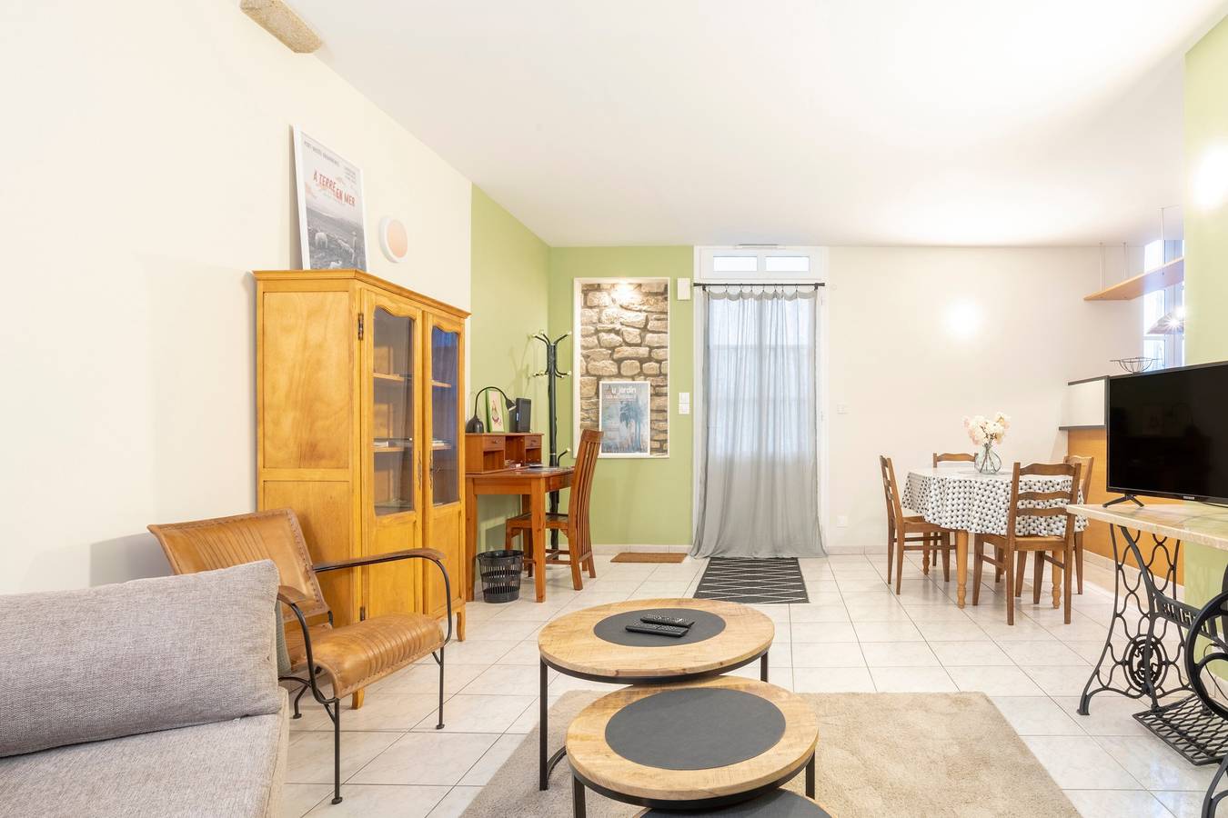 Apartamento entero, Apartamento renovado en el corazón de Pont-l’Abbé – vistas al río y cerca del océano in Pont-l'Abbé, Region de Quimper