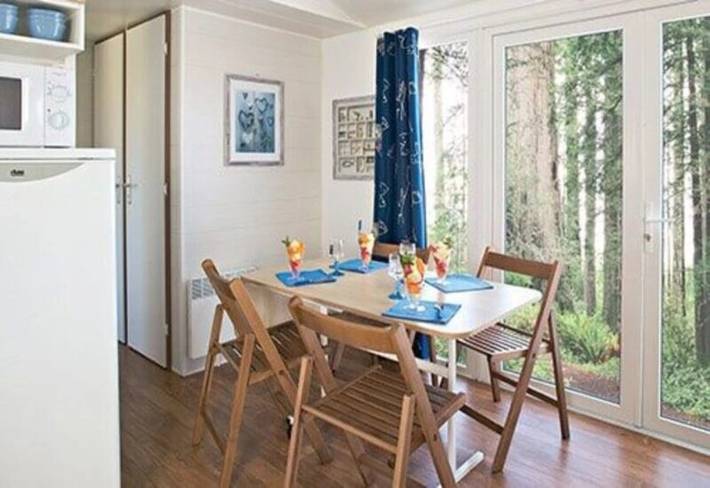 Mobil home pour 6 personnes, avec piscine et bassin pour enfant dans Villeneuve-en-Retz