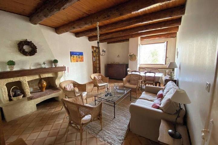 Ganze Wohnung, 90m2 duplex apartment with 2000m2 enclosed garden in Ruoms, Ardèche