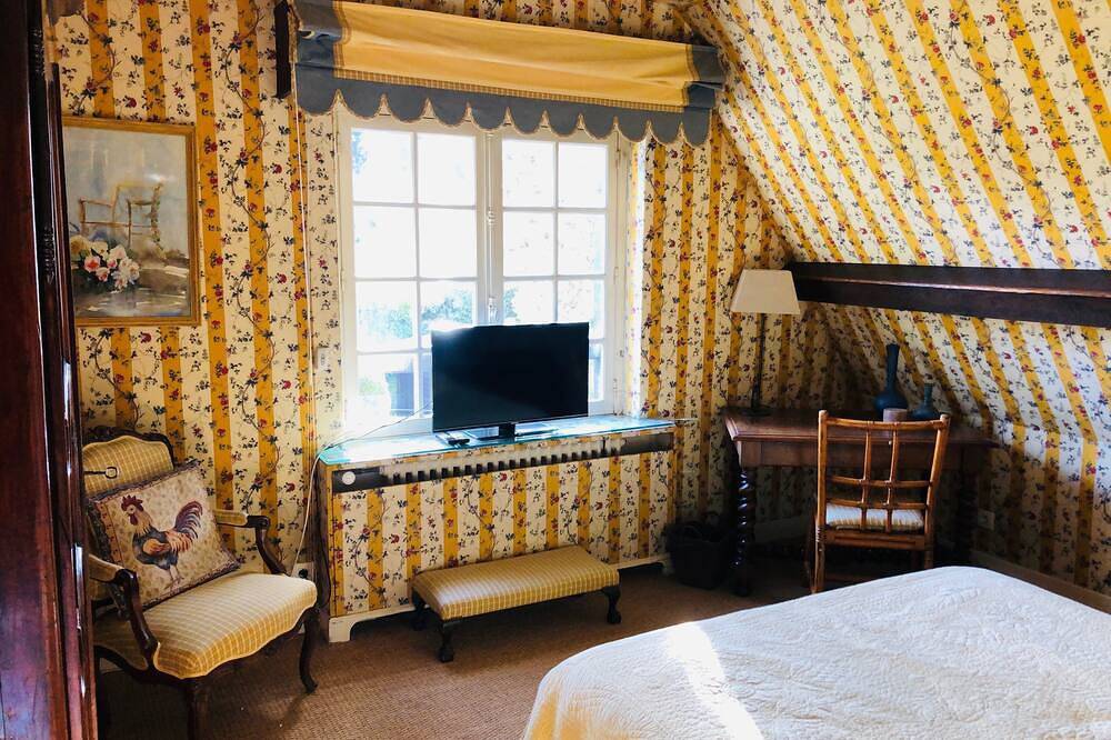 Magnificent residence Moulin Saint-Laurent Deauville with swimming pool & sauna 12 people in Deauville, Lisieux und Umgebung