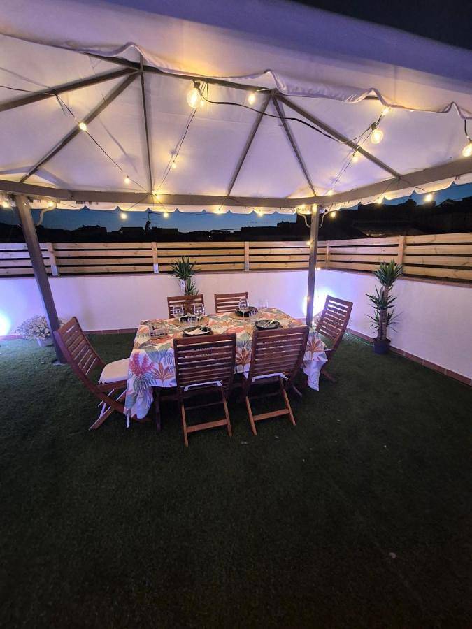 Ferienwohnung für 5 Personen, mit Balkon und Terrasse sowie Ausblick