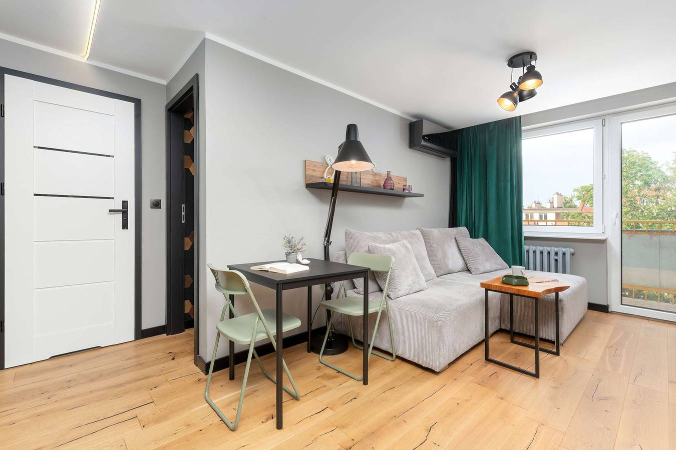 Ganze Wohnung, Mosaic Apartment with Air Conditioning | Center in Rzeszów, Karpatenvorland