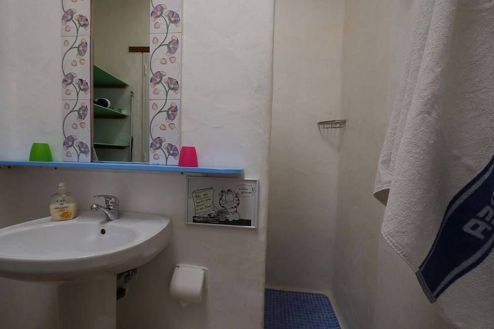 Casa Consultorio, country house in unique nature. in Guatiza, Teguise