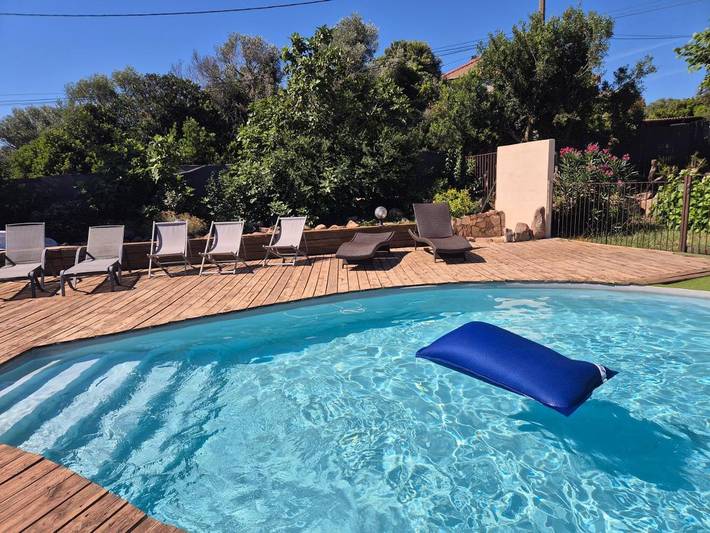 Chambre d’hôte pour 3 personnes, avec jacuzzi ainsi que jardin et piscine en Corse-du-Sud - 3