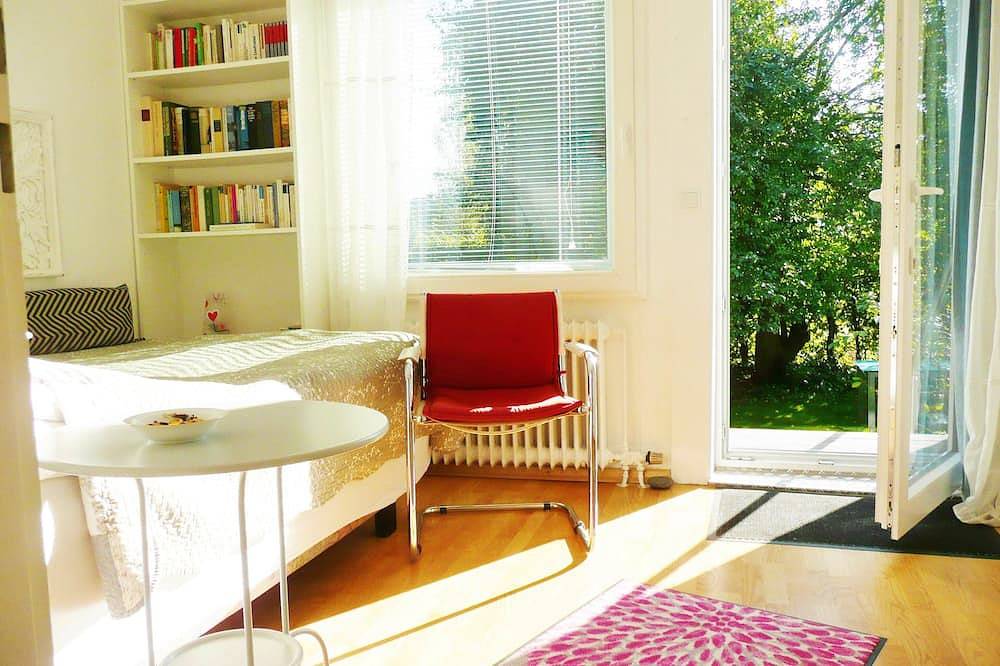 Entire apartment, Bright, beautiful and modern furnishings. quiet 3 room apartment, Carp. u.Garten in Reppenstedt, Nordheide