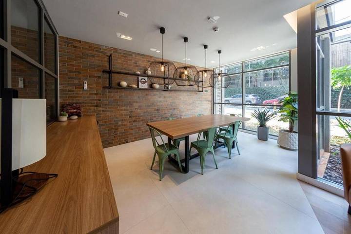 Casas e apartamentos de temporada para 3 pessoas, com balcão e piscina, com animais de estimação em Itaim Bibi