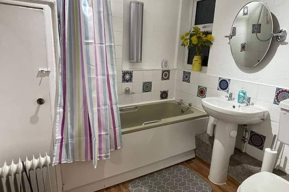 Entire apartment, \"The Celebration\" Seafront Apartment in Eastbourne, East Sussex