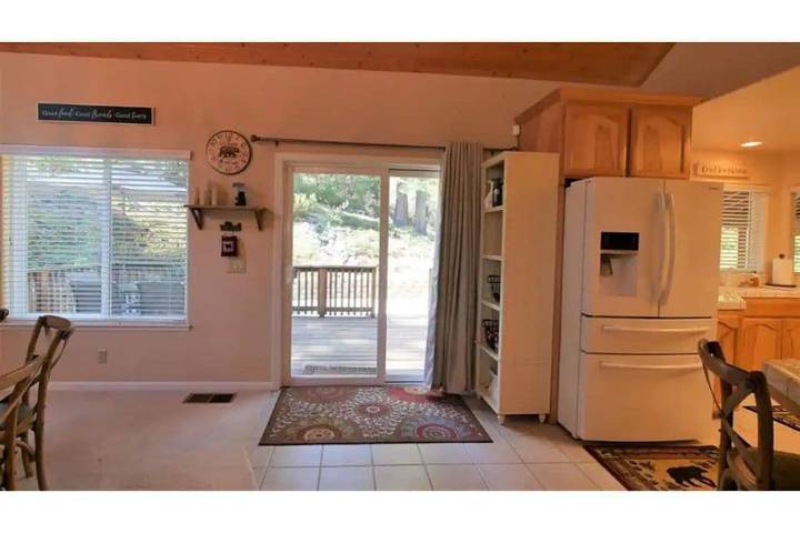 Vacation rental for 15 people, with terrace in Shaver Lake