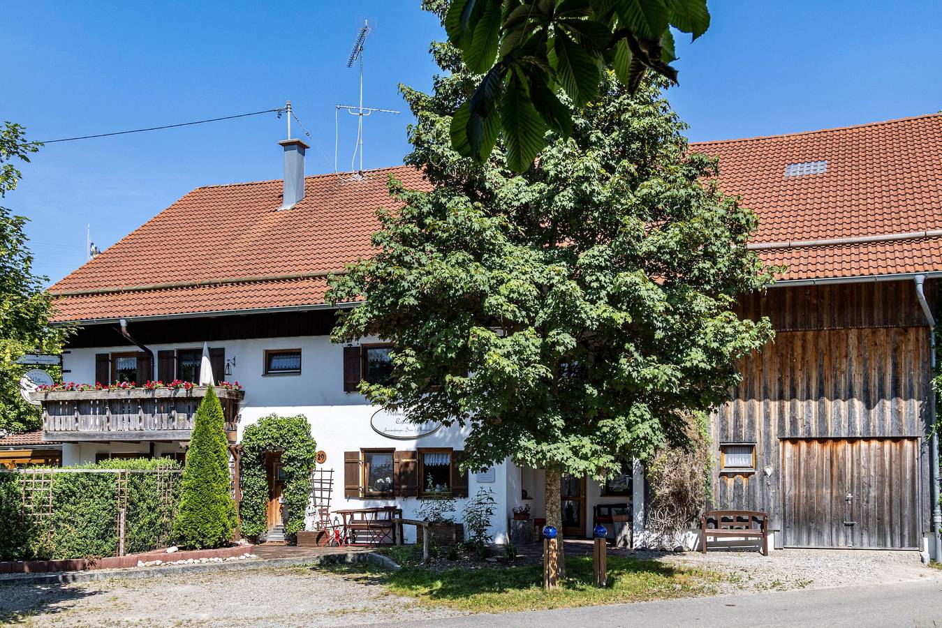 Ganze Wohnung, Apartment „Landhaus Echerschwang2“ mit privater Terrasse, Garten & Wlan in Bernbeuren, Romantische Straße