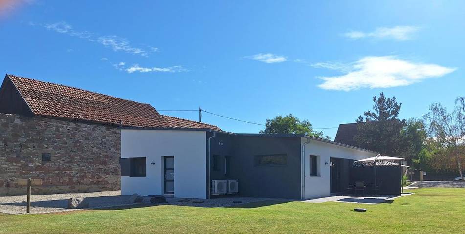 Gîte pour 4 personnes, avec Terrasse et Jardin à Kunheim