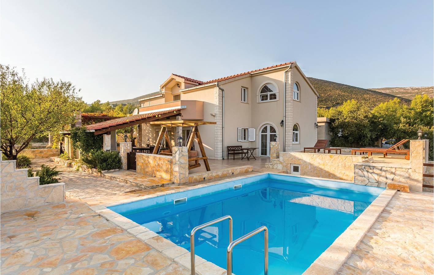 Ferienhaus für 8 Personen mit Terrasse in Kastel Novi, Kaštela