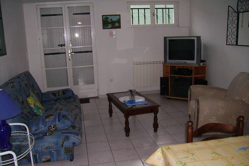 Appartement entier, Appartement Dans Maison Individuelle in Breuillet, Côte de Beauté