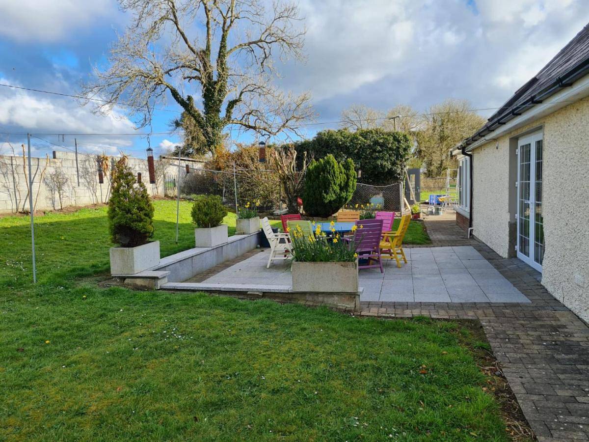 Ganze Ferienwohnung, Ferienwohnung für 2 Personen mit Terrasse in Spancelhill, Ennis