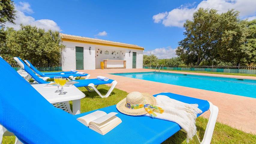 Casa rural para 18 personas, con balcón/terraza y piscina, Se admiten mascotas en Archidona - 3