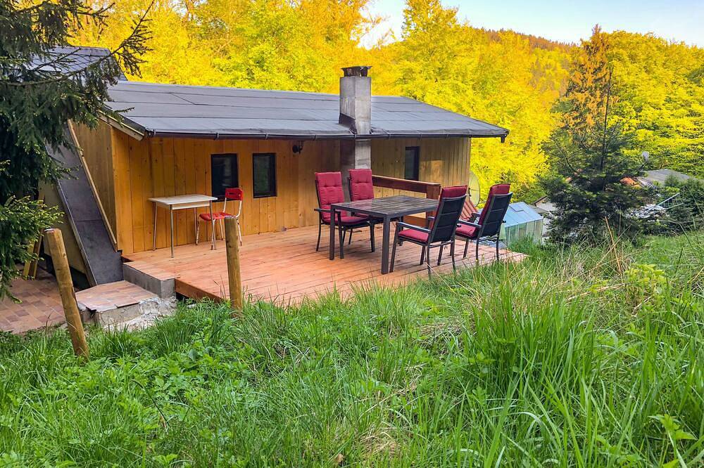Bungalow in ruhiger Waldlage direkt am Wanderweg in Reinhardtsdorf-Schöna, Elbsandsteingebirge