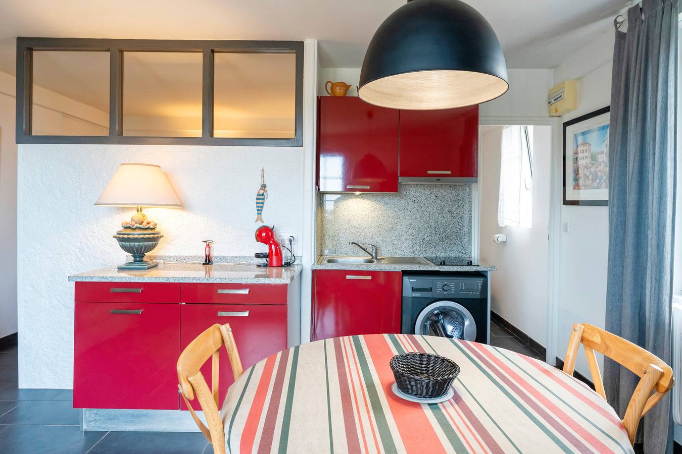 Apartamento entero, Apartamento 'Entre Tierra y Mar' con vistas al mar, terraza privada y Wi-Fi in Ciboure, Region de Bayona