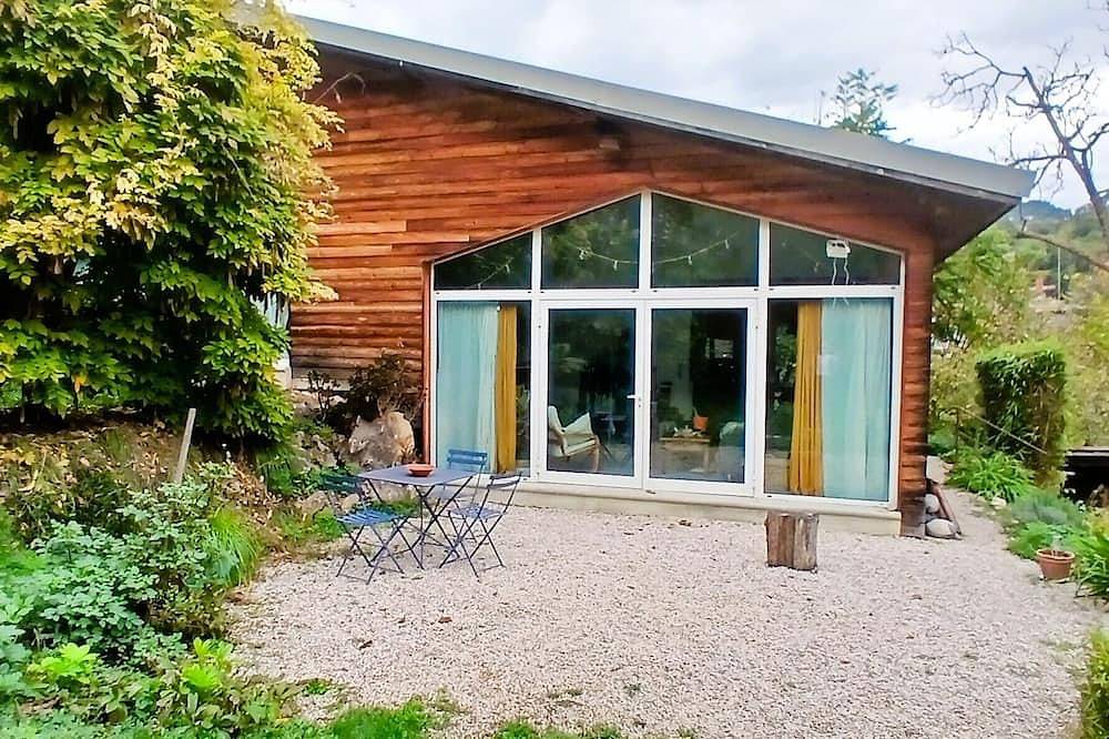 Atypical house in a green setting only 20 minutes from Nice in Contes, Nizza Region