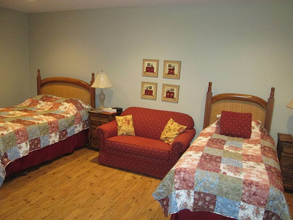 Familienfreundlich, Haus am See. Game Room, Hd-Tv, Whirlpool, Dock in Smith Mountain Lake