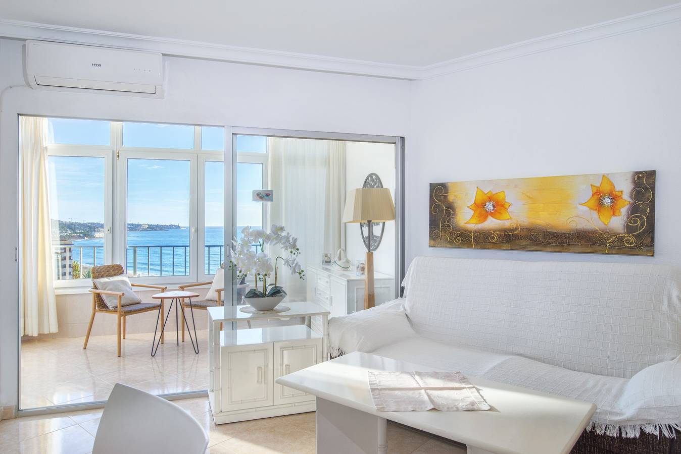 "Penthouse studio met uitzicht op zee" met zeezicht en zwembad, foto 14