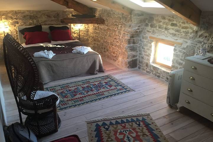 Location de vacances pour 10 personnes, avec jardin et terrasse à Uzer - 4
