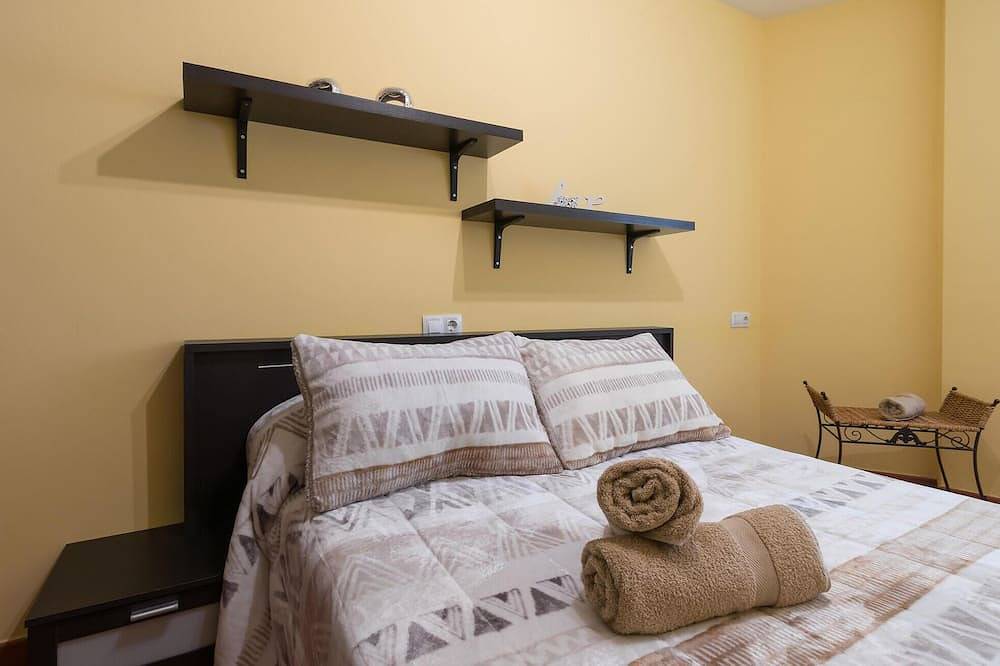 Entire apartment, 3 bedroom cozy apartment in Cudillero in Cudillero, Costa Verde (Spain)