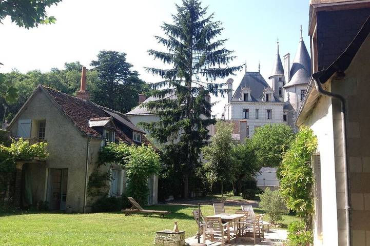 Location de vacances pour 8 personnes, avec Terrasse et Jardin à Véretz