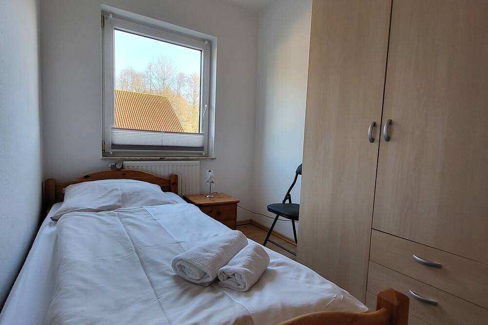 Ruhige Doppelhaushälfte mit Garten & 3 Schlafzimmern in Papenburg, Emsland
