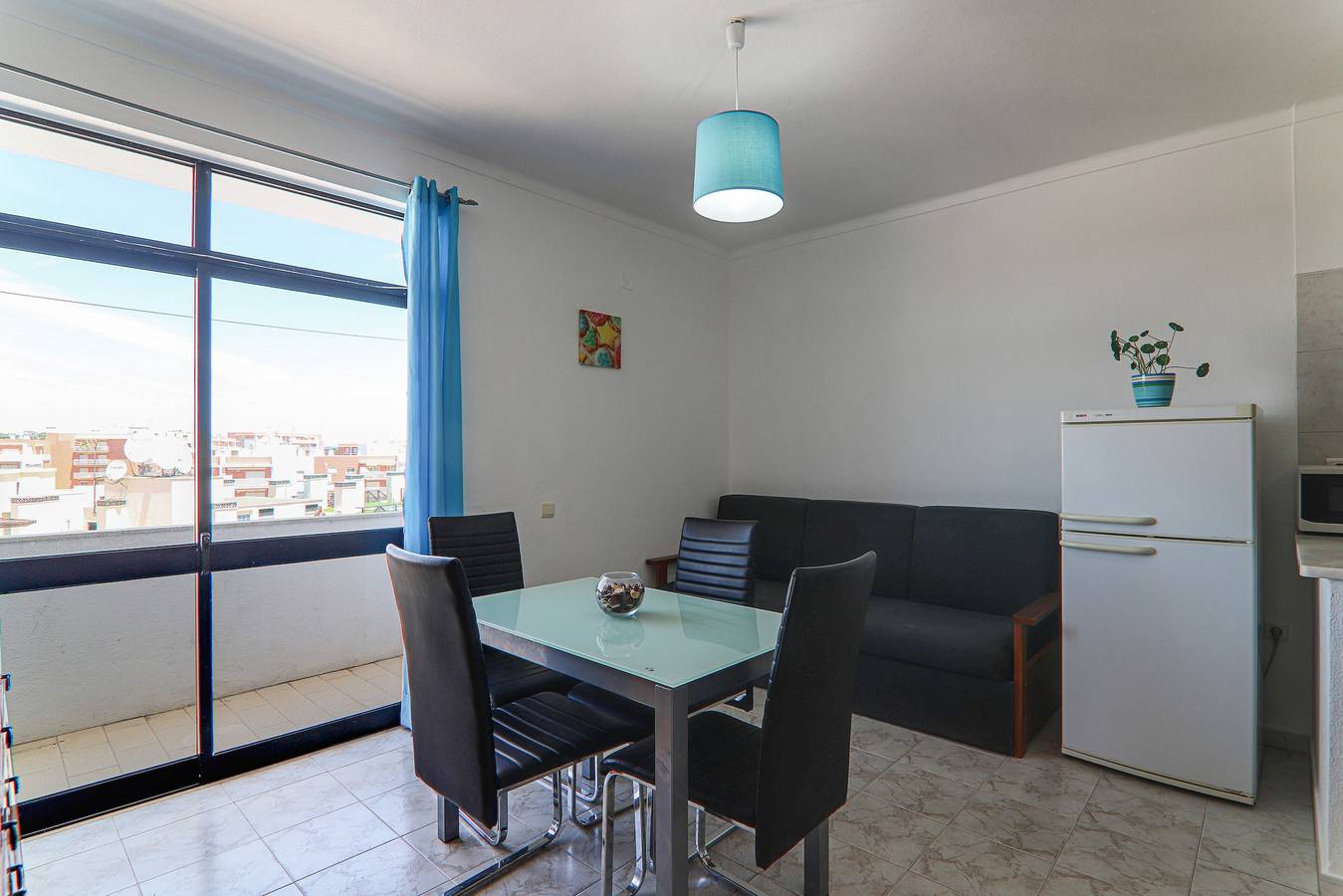Geheel appartement, Appartement Torre Sol 909 aan het Strand met Zwembad, Tuin en Balkon in Armação de Pêra (costa), Armação de Pera