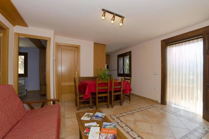 Casa rural para 4 personas, con jardín y vistas, Se admiten mascotas en Valle de Benasque - 2
