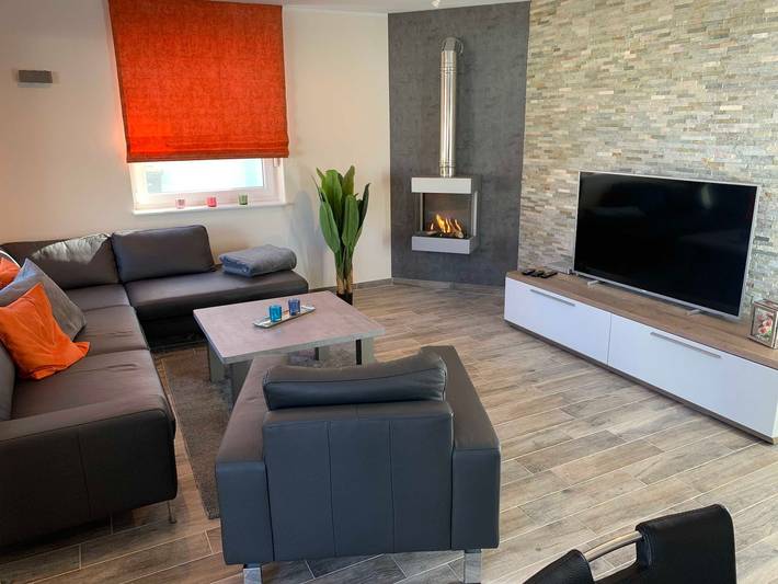 Ferienhaus für 8 Personen, mit Sauna und Whirlpool sowie Garten, kinderfreundlich in Mecklenburgische Seenplatte - 4