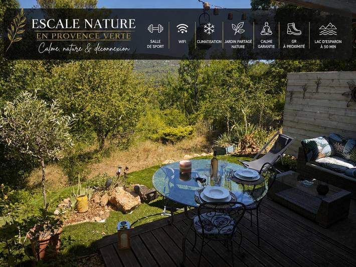 Gîte pour 2 personnes, avec Terrasse ainsi que Jardin et Vue à Artigues (Var)