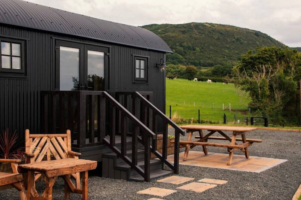 Shepherds Rests Luxury Hut in County Antrim