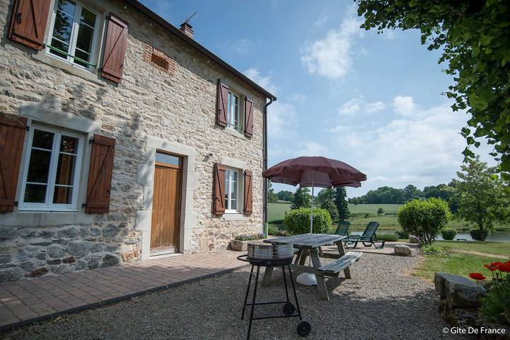 Gîte pour 8 personnes, avec Terrasse ainsi que Jardin et Vue