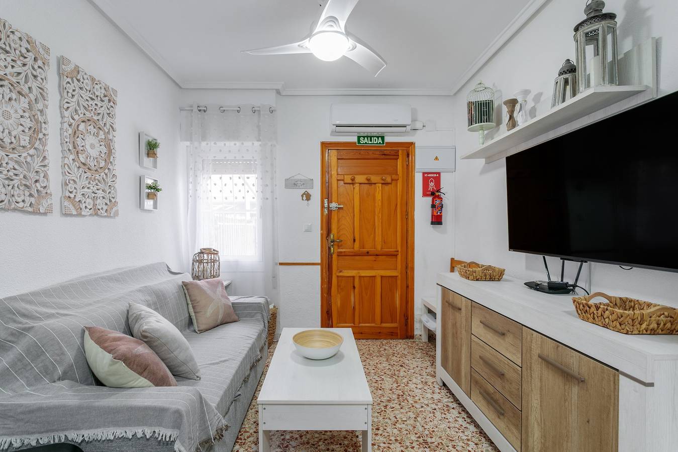 Apartamento entero, Apartamento 'Altea 16 en Santa Pola' con terraza privada, Wi-Fi y aire acondicionado in Platja Llisa (Santa Pola), Santa Pola