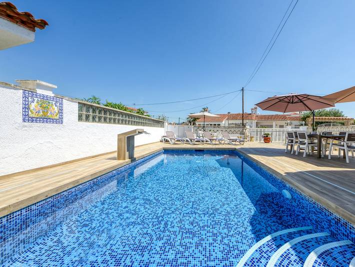 Ferienhaus für 7 Personen, mit Garten und Terrasse sowie Pool, mit Haustier in Empuriabrava - 2